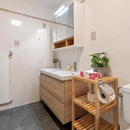 Avec Terrasse, Proche Du Centre *